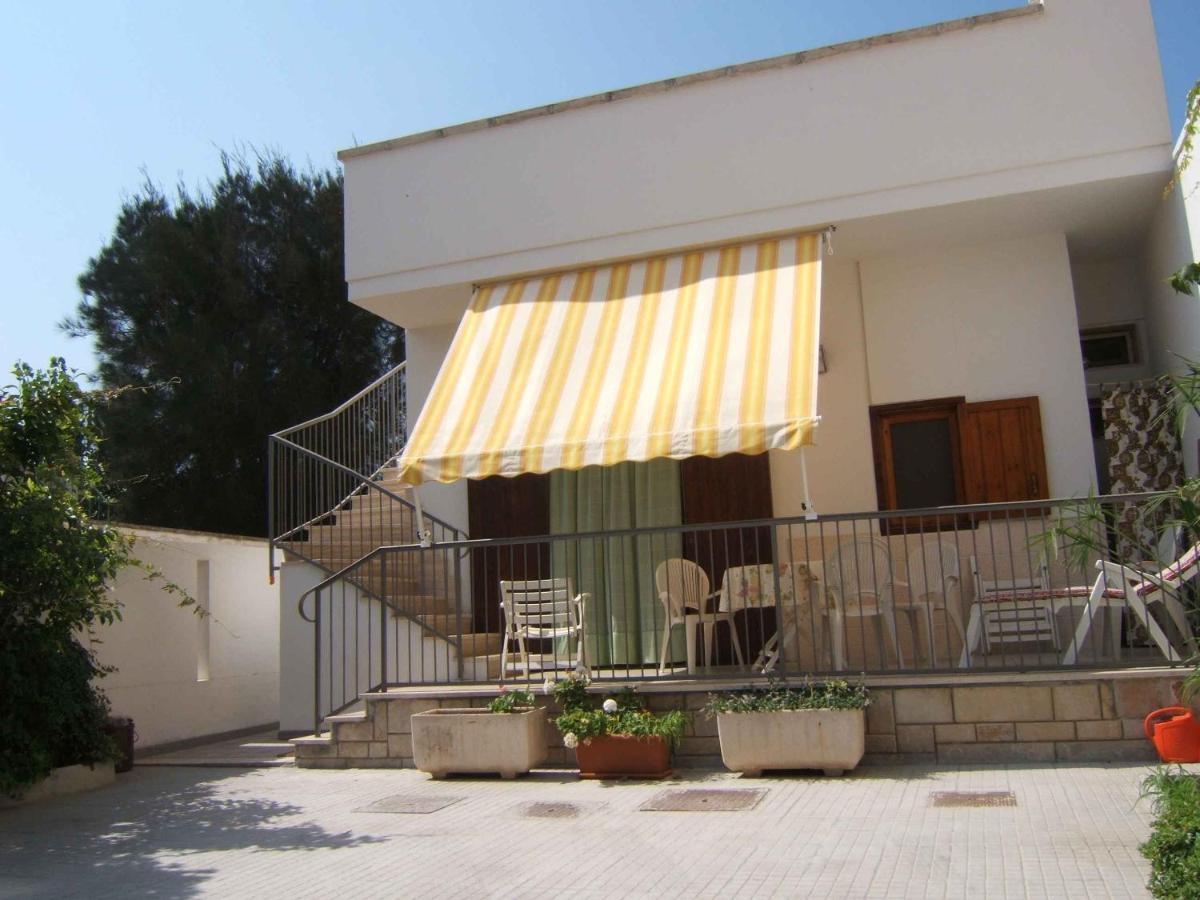 Casa Vacanze Claude Casalabate Exterior foto